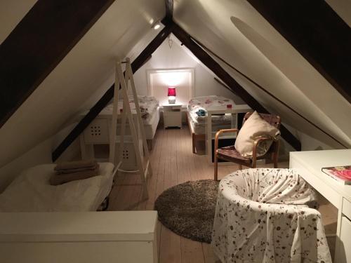 2 twin beds