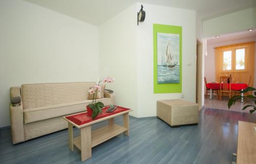 Apartment Raquil 1