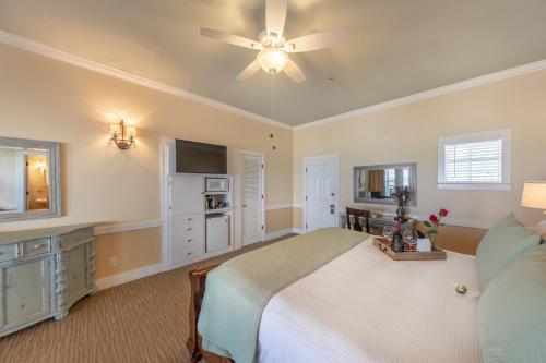 Henderson Park Inn – Destin, FL