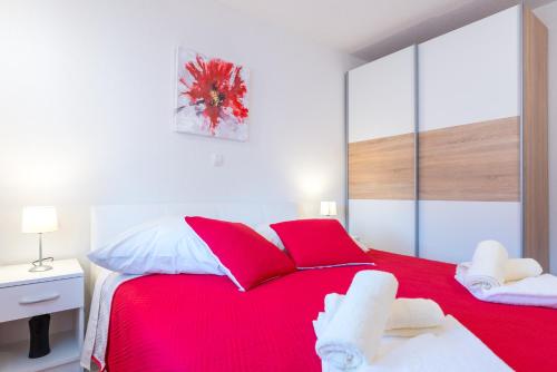 Tranquility and Nature in 4 Bedroom with Sea View Tranquility and Nature in 4 Bedroom with Sea View