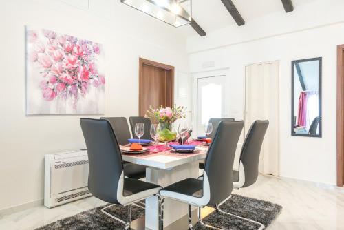 Tranquility and Nature in 4 Bedroom with Sea View Tranquility and Nature in 4 Bedroom with Sea View