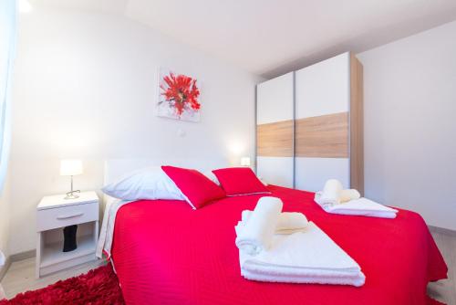 Tranquility and Nature in 4 Bedroom with Sea View Tranquility and Nature in 4 Bedroom with Sea View