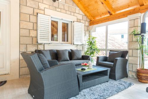 Tranquility and Nature in 4 Bedroom with Sea View Tranquility and Nature in 4 Bedroom with Sea View