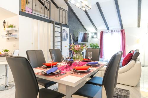 Tranquility and Nature in 4 Bedroom with Sea View Tranquility and Nature in 4 Bedroom with Sea View