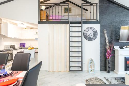 Tranquility and Nature in 4 Bedroom with Sea View Tranquility and Nature in 4 Bedroom with Sea View