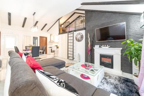 4 bedrooms, 6 beds