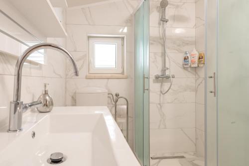 Tranquility and Nature in 4 Bedroom with Sea View Tranquility and Nature in 4 Bedroom with Sea View