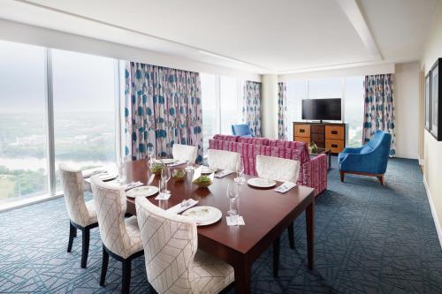 Fairmont Gold Grand Suite