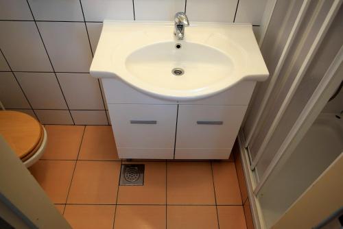 Sunnyy Beacch Apartments - image 2