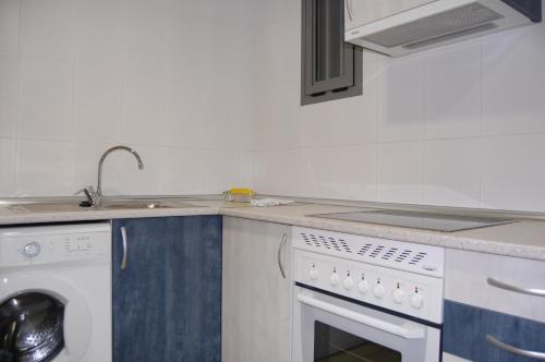 keuken, Aparthotel Encasa in Vicálvaro