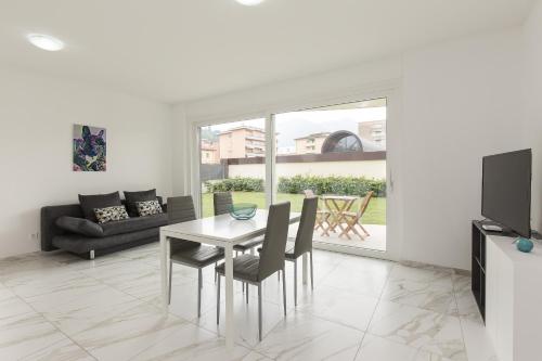 Roggia Apartments by Quokka 360 - Centrally Located Flats with Parking - image 2