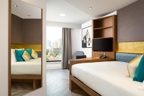 Roomzzz London Stratford - image 3
