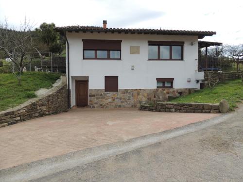 Garai Etxea, casa adosada en la montaña