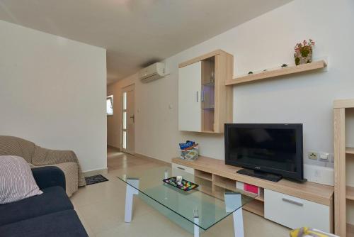 House Doris - image 5