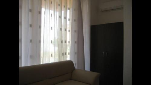 2 twin beds, 1 sofa bed