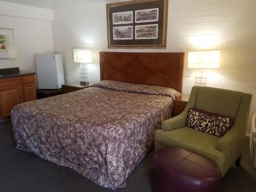 . Cedar Motel