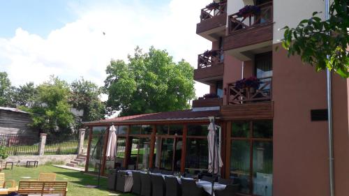 Viesnīcas āriene, Lakata Guest House in Zasele