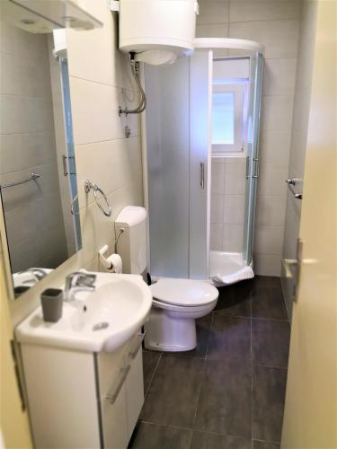 Apartment with Sea View image 9