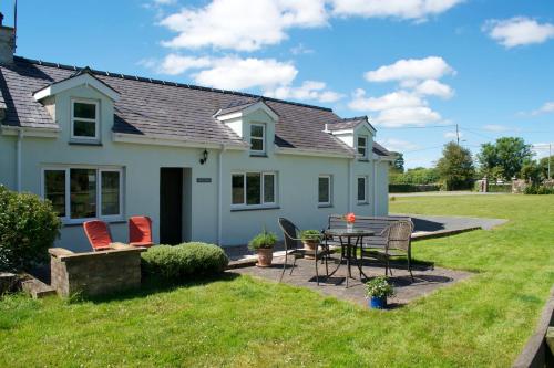 Oprema, Samuel cottage in Llanfaglan