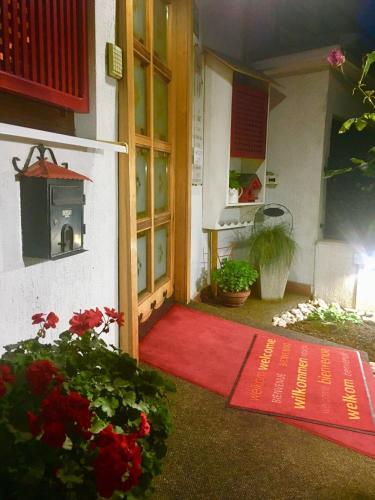Halvat Guesthouse - image 3