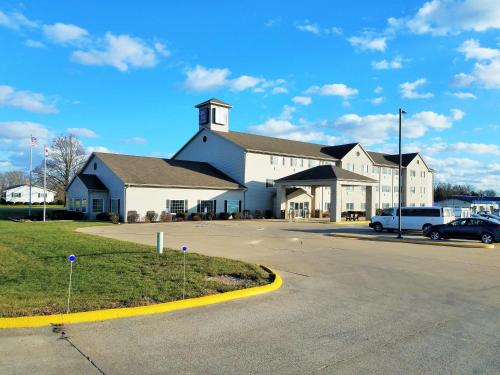 Oak Hill Inn & Suites