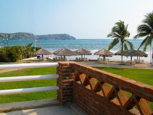 Qualton Club Ixtapa All Inclusive Stop at Qualton Club Ixtapa to discover the wonders of Ixtapa. The hotel offers a wide range of amenities and perks to ensure you have a great time. To be found at the hotel are 24-hour front desk, fa
