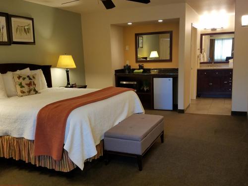 Redwood Hyperion Suites in Grants Pass (OR)