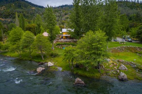 Strawhouse Resorts