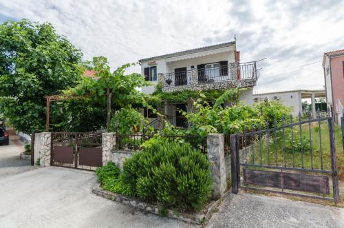 Apartment Brnabic – khách sạn tại Podglavica