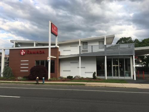 Ramada by Wyndham Rockville Centre - image 9