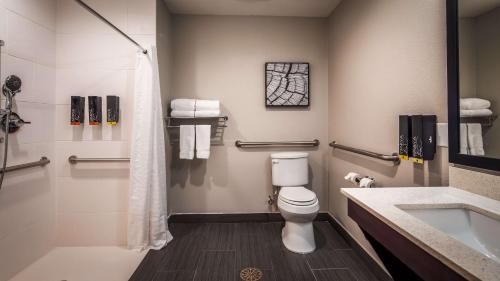 Best Western Plus Bay City Inn & Suites