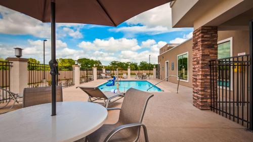 Best Western Plus Bay City Inn & Suites