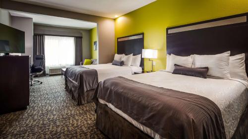 Best Western Plus Bay City Inn & Suites