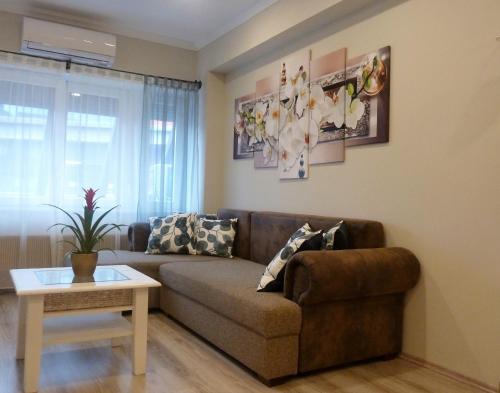 VárLak Apartman - image 9