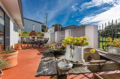 Cradle at Casa Blanca Country Retreat Devonport