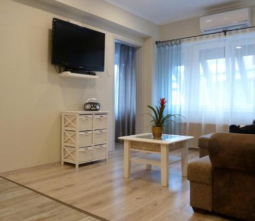 VárLak Apartman - image 12