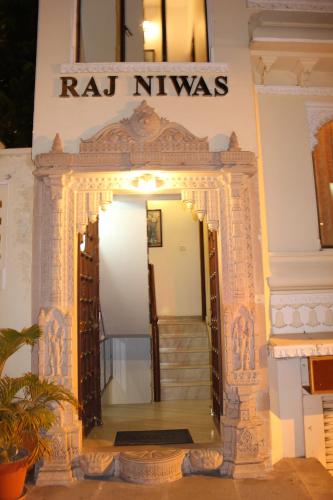 Raj Niwas Hotel