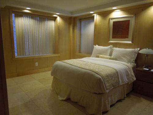 The Eldon Luxury Suites - image 2