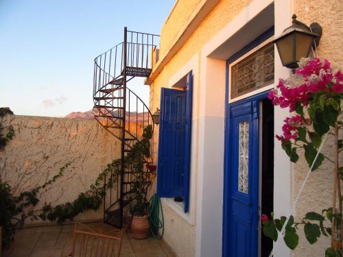 Luxury 100 m2 house in the centre of Naxos in Ios