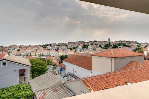 Apartment with Balcony image 2