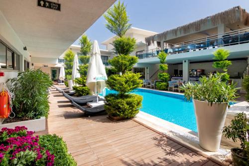 D Hotel Spa & Resort - image 13