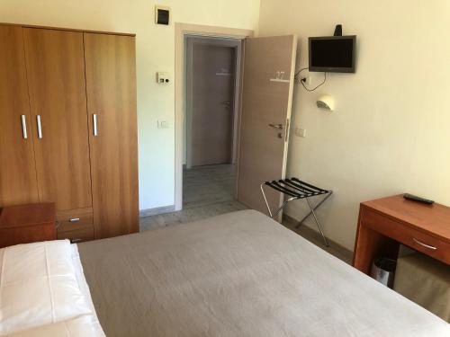 Hotel Lux - image 3