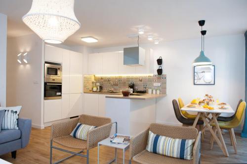 Modern apartment near beach Split, Split (photo 10)