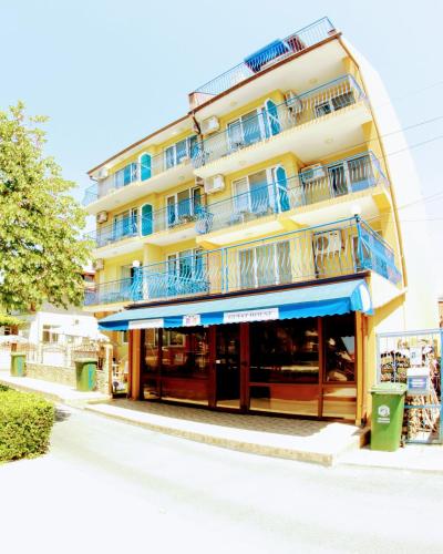 R&G Hotel, 