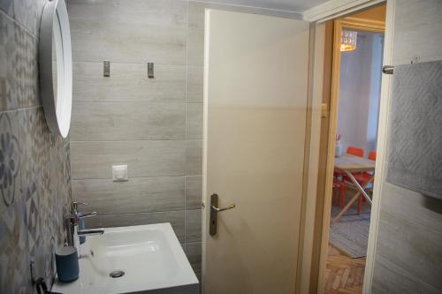 Fully renovated and relaxing apartment - Tap to explore photos