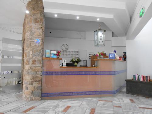 Kinira Beach Hotel - image 2