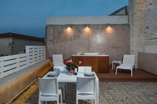 Jacuzzi Suite In The Heart Of OldTown