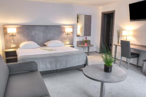 Fast Lane Hotel 3.6km von Hoffeld entfernt