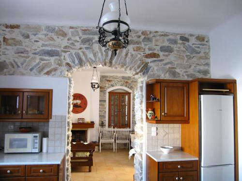  Luxury 100 m2 house in the centre of Naxos in Dhamariónas