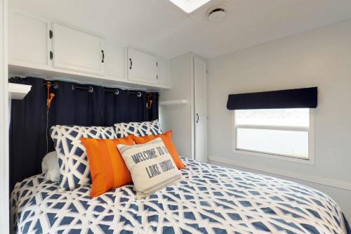 Shoreline Retreat - image 3